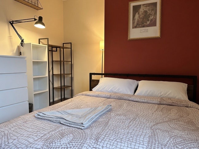 Sublet - only for a month Kind size bed in Camden  Main Photo
