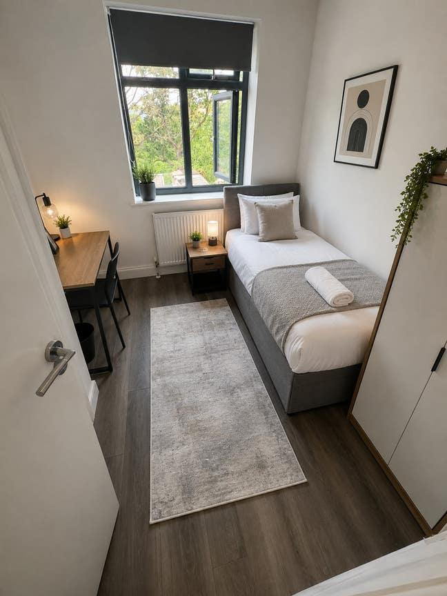     Newly Refurbished En-Suite Room | Fully Furnis Main Photo