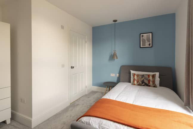 Ensuite Double Near Amazon and Other Employers Main Photo