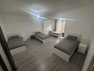 Rooms to let  Main Photo