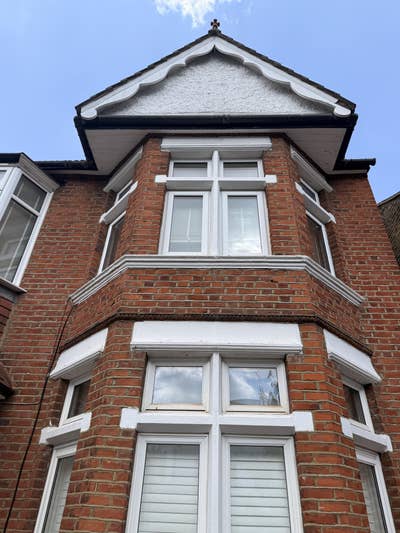 🏡 3 Beautiful Rooms Available in Ealing Broadway  Main Photo