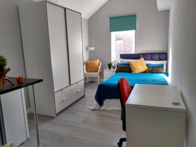 Ensuite Double Room! Zero Deposit Option Main Photo