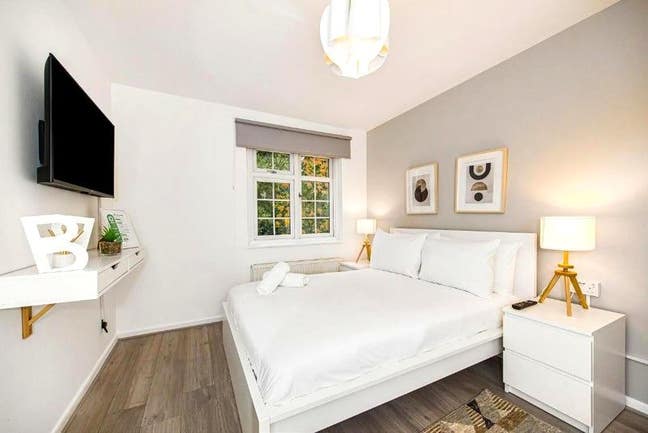 Spacious Room Charming Flat Zone 2! Main Photo