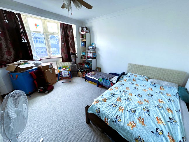 1 Bed Ground Flat with Garden &pound;1495 Pcm  Main Photo