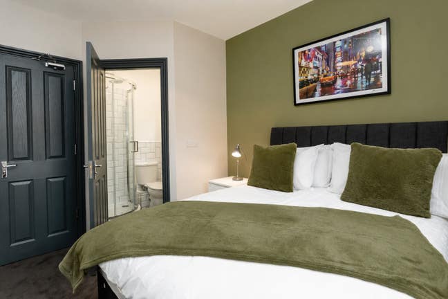 En-suite double room Main Photo