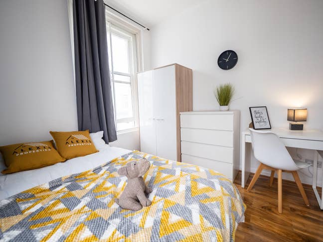PO5 | Ensuite | Walk to Seafront | All Bills Incl Main Photo
