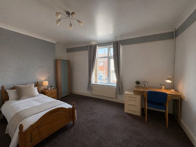 Fully Furnished En-suite rooms (REF BS32) Main Photo