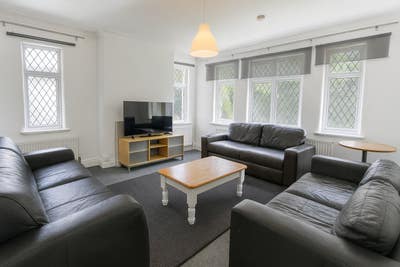 🏡Dont Miss Out! Excellent 5 Bed in Headingley!🏡 Main Photo