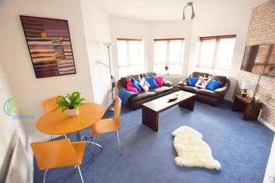 Student Flat Near Train Station Main Photo