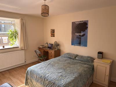 Room to rent from the 2nd to the 24th of September Main Photo