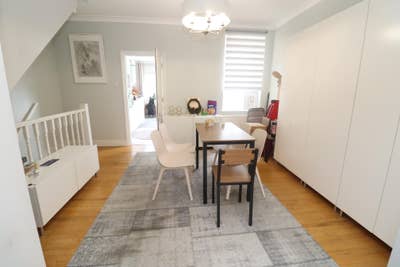 🌟 Spacious Room/Living Room/Near Canary Wharf E14 Main Photo