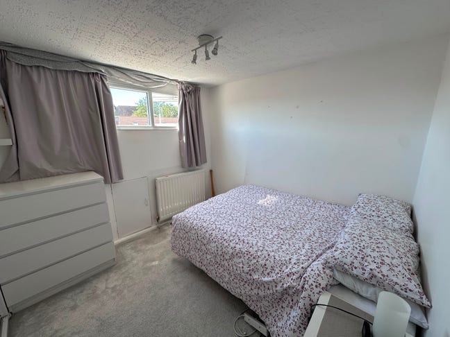 Room to rent  Main Photo