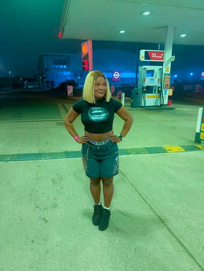 29 year old Female seeks a double room Main Photo