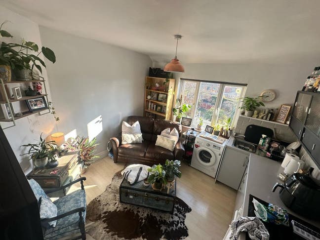 2 bedrooms 'upstairs' of house - almost apartment Main Photo