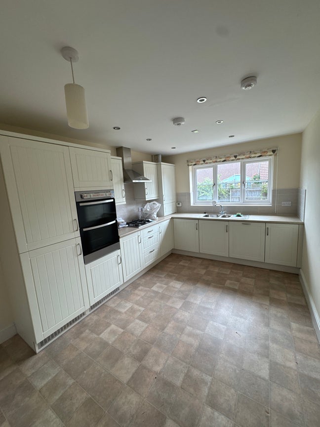 2 bed bungalow in Downham Market for &pound;800 Exc Bill Main Photo