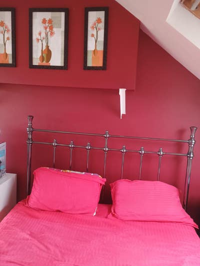 Large double room with ensuite bathroom Main Photo