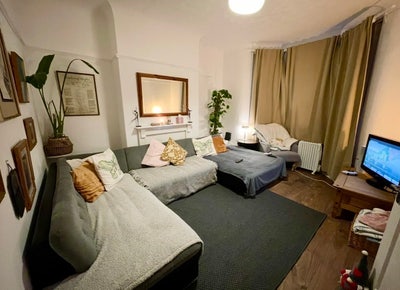 Two double bedrooms available  Main Photo