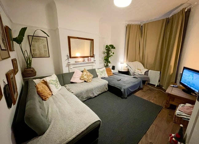 Two double bedrooms available  Main Photo