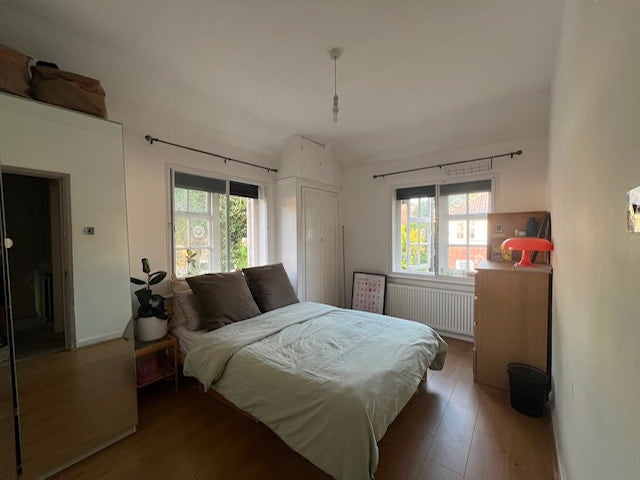 Big Double Room in Large SE16 House Main Photo