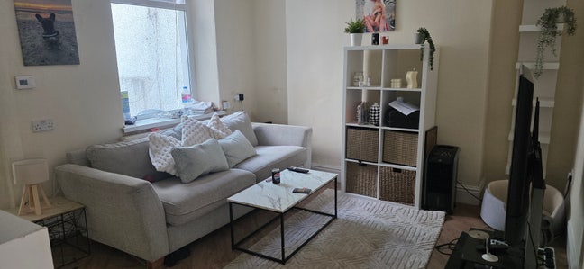Double Room Available- 3 Bedroom House Main Photo