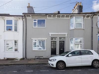6 Bedroom House Main Photo