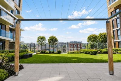  Luxury Double Room Available Now- Gym & Pool  Main Photo
