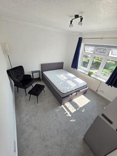 Double Room + Separate Single Room/Office Included Main Photo