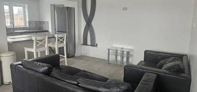 4 Bed 2 Bath Detached House CB1 3LG Bills included Main Photo