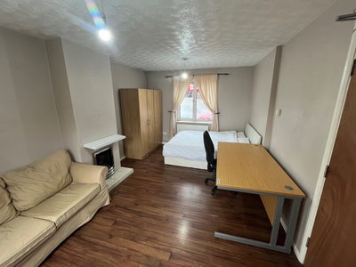 Nice & Cosy Double Rooms Near City Centre Main Photo