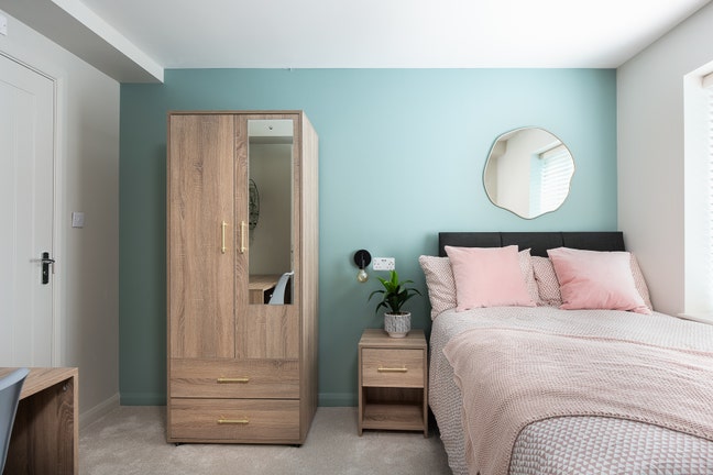 💫 Bright En-suite Room! Walking Distance to JR💫 Main Photo
