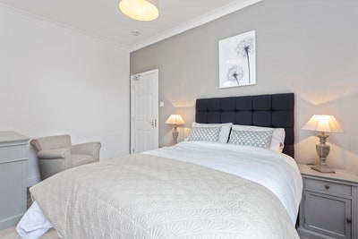 Luxury Ensuite Room in Ideal Quiet Location Main Photo