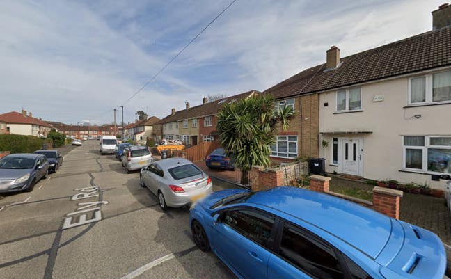 DSS-Studio Flat Available in Feltham Hounslow TW4 Main Photo