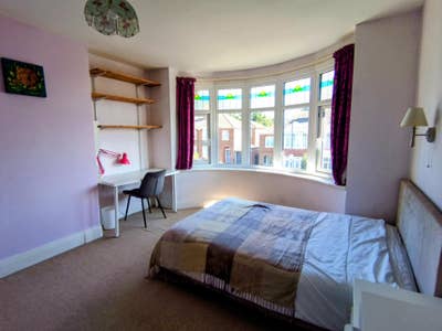 Double Bedroom, 4 min walk to Uni Main Photo