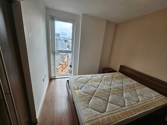 Great Value Short-Term Let – Ensuite Room Main Photo