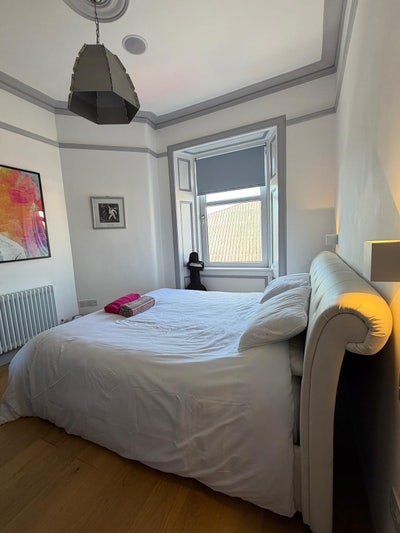 Spacious Double Room with Private Bathroom Main Photo