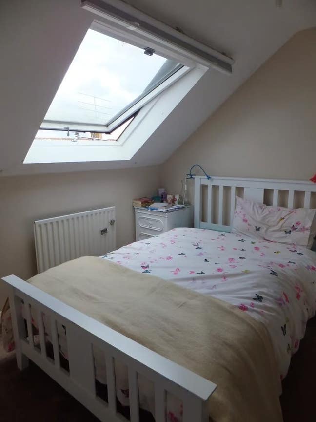  Spacious and Cosy  Double Rooms  for  Rent in  CR4  Main Photo