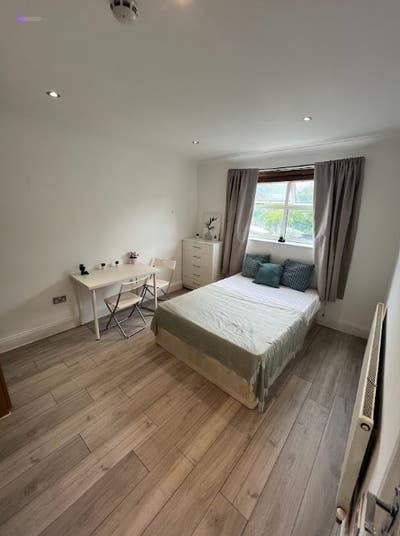 3 Friends - Single +Double Room @ Main Photo