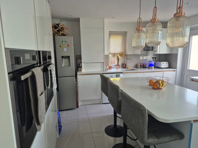 Double Room available NG5 Main Photo