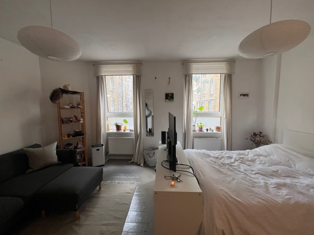 Large double room in Brixton  Main Photo