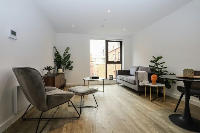 Looking for a flatmate Main Photo