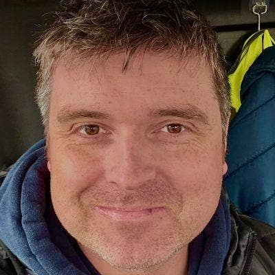 Professional Male seeks a single or double room Main Photo