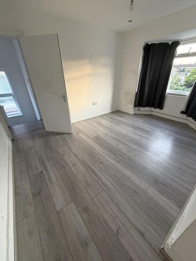 Double room available now -  location London NW9 Main Photo