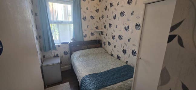 &pound;120 a week   Main Photo