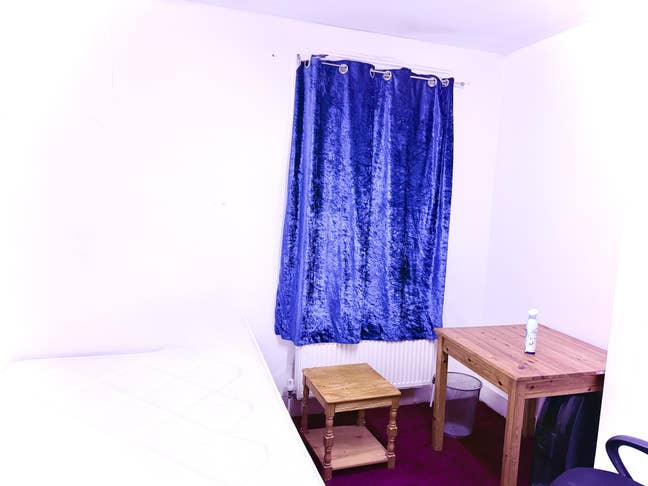 Friendly Pleasant & Welcoming Room  Main Photo