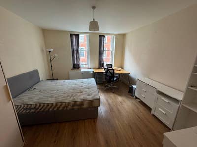 Double Room - Russell Square Main Photo