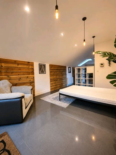 Luxury Modern Studio Apartment *Bills included* Main Photo