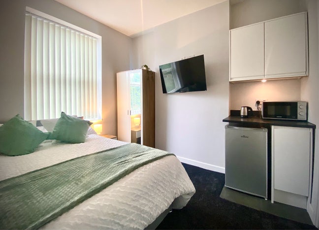 Studio style en-suite rooms with mini Kitchenette  Main Photo