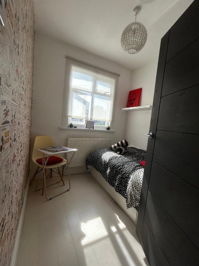 Newly decorated single bedroom in Hillingdon UB10 Main Photo