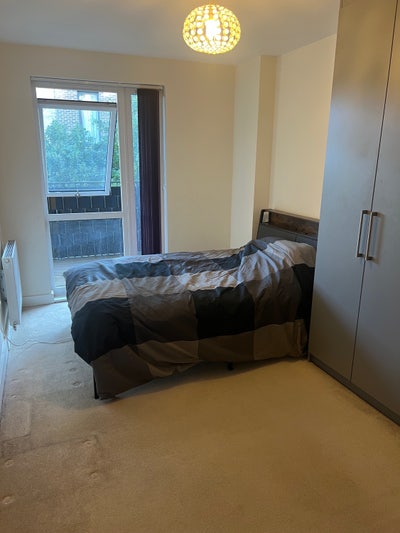 Large Double room, 2 mins walk to Colindale tube Main Photo