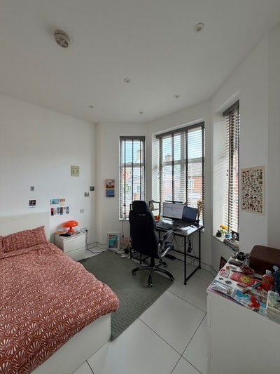 Room in a modern house - Streatham Common Main Photo